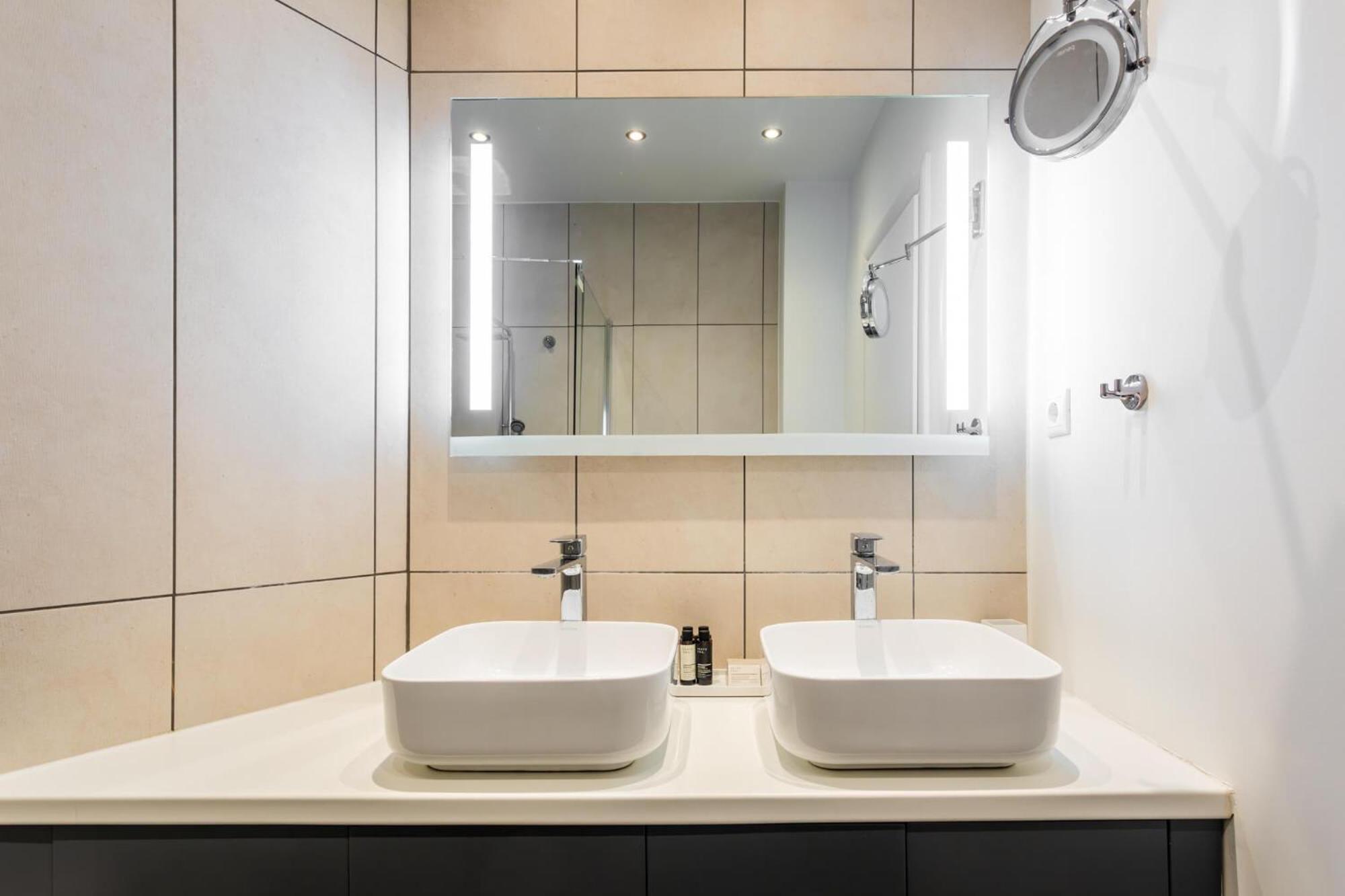 Charming & Comfy 2Bd Apartment In Acropolis Area By Upstreet 아테네 외부 사진